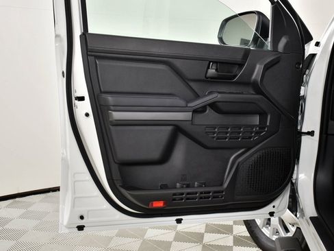 Certified 2025 Toyota Tacoma SR5 image 17