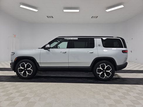 Used 2024 Rivian R1S Adventure image 2
