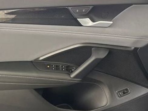 New 2026 Volkswagen Tiguan SE FWD image 17