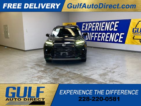 Used 2025 Toyota Grand Highlander FWD image 3