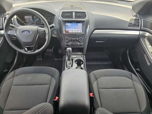 Used 2019 Ford Explorer XLT w/ Equipment Group 201A FWD image 18