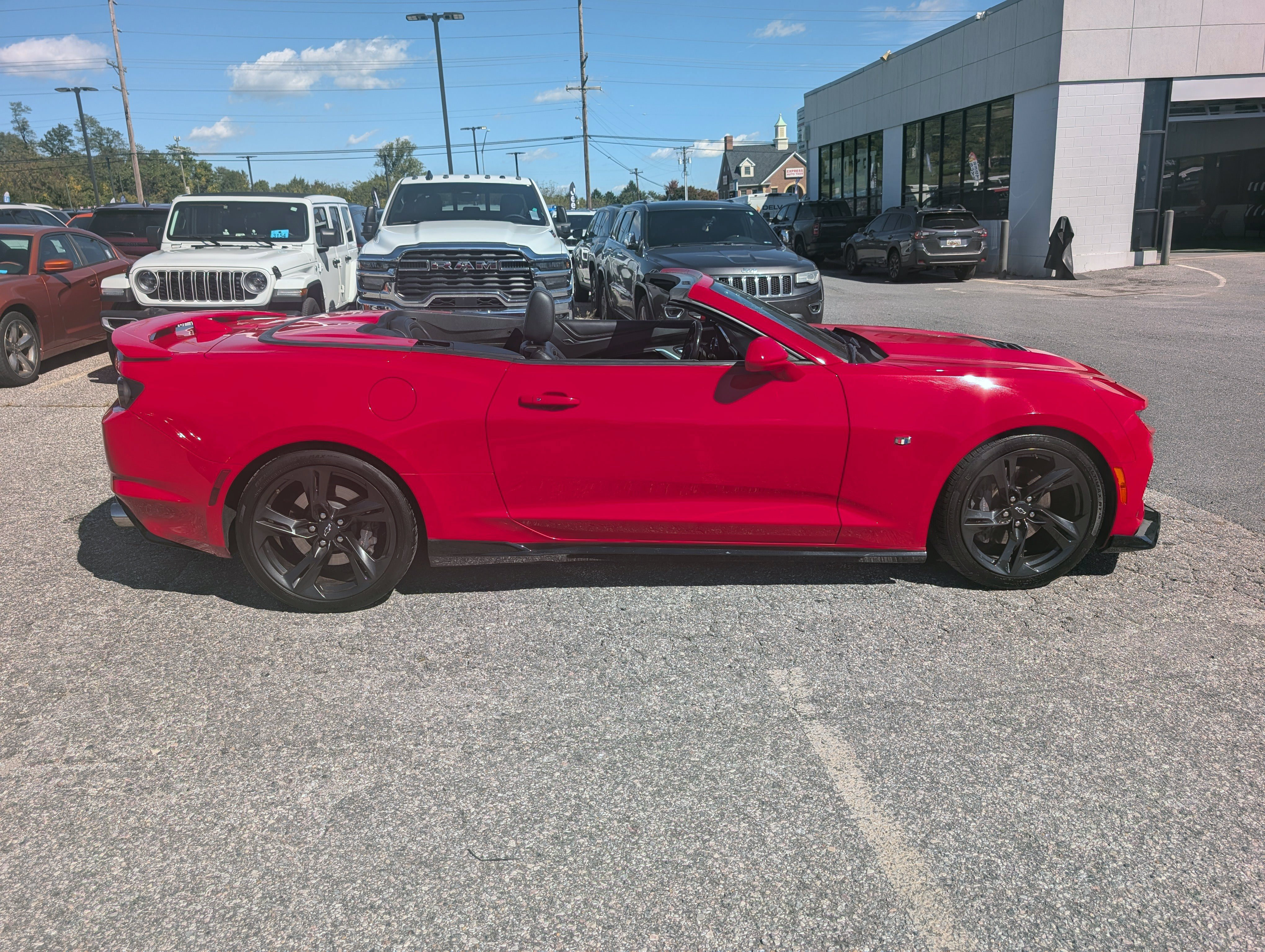 Used 2020 Chevrolet Camaro SS RWD image 6