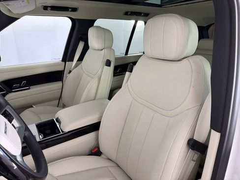 New 2025 Land Rover Range Rover SE image 25