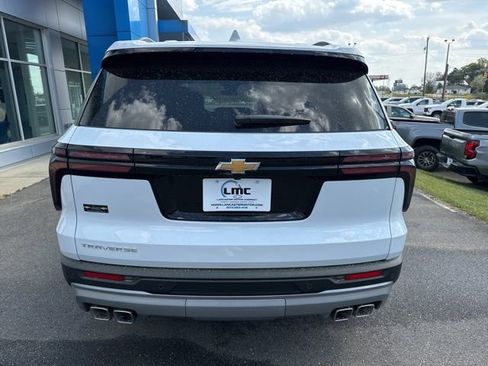 New 2026 Chevrolet Traverse LT w/ Sun and Wheel Package FWD image 5
