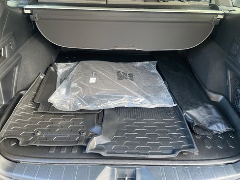 Used 2024 Subaru Outback Premium image 36