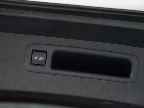 Certified 2021 Toyota Highlander XLE FWD image 35