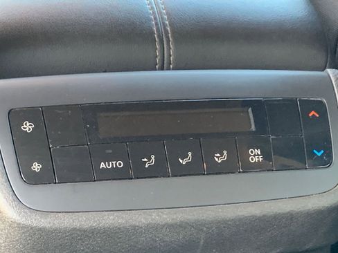 Used 2025 Nissan Pathfinder SV image 27