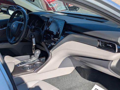 Used 2023 Toyota Camry SE image 22