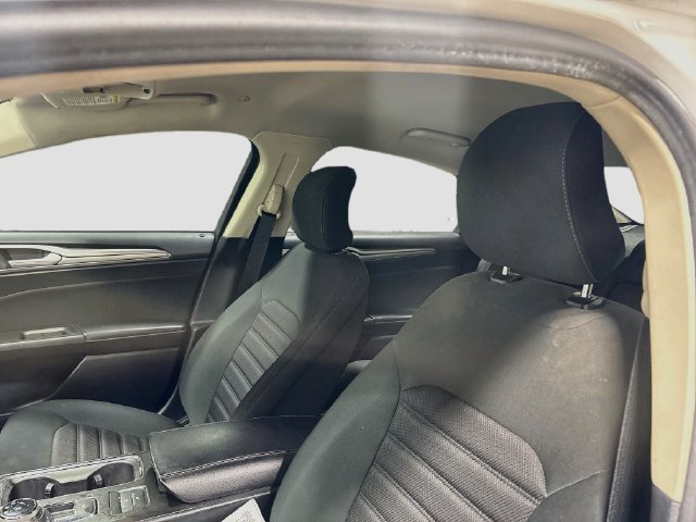 Used 2019 Ford Fusion SE FWD image 17