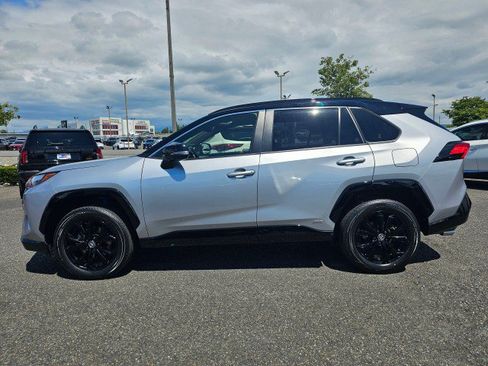 Used 2023 Toyota RAV4 XSE AWD/4WD image 6