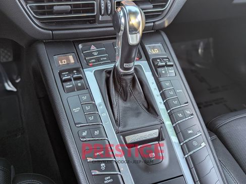 Used 2021 Porsche Macan w/ Premium Package Plus AWD/4WD image 25