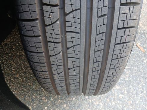 New 2025 Volkswagen Tiguan SE image 26