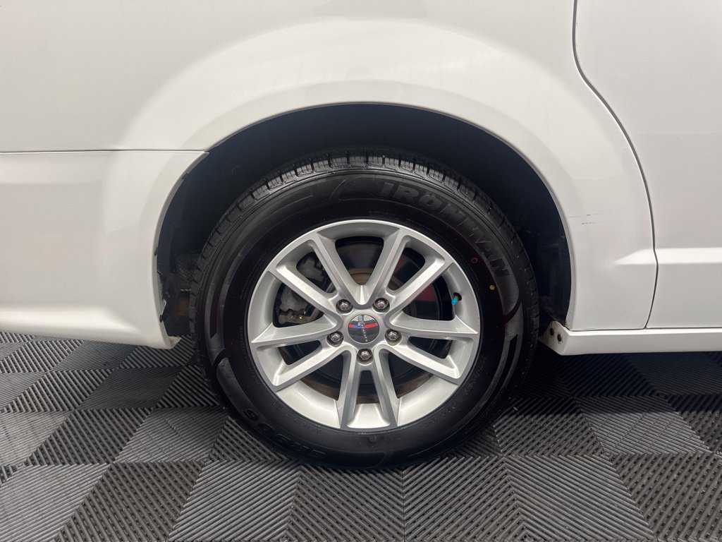 Used 2019 Dodge Grand Caravan SXT FWD image 24