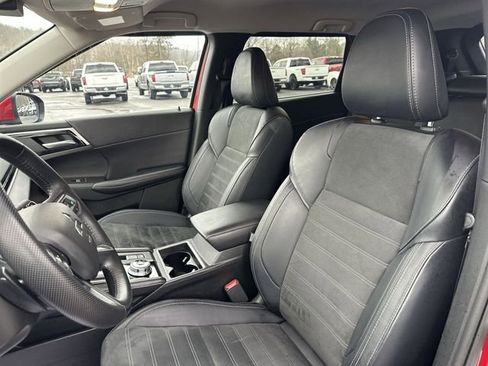 Used 2024 Mitsubishi Outlander SE image 15