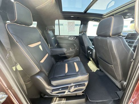 Used 2023 GMC Yukon XL AT4 w/ Technology Package image 28