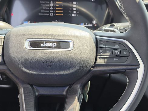 Used 2024 Jeep Grand Cherokee L Limited w/ Black Appearance Package AWD/4WD image 27