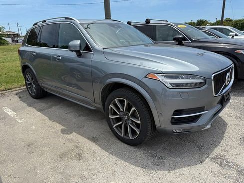 Used 2018 Volvo XC90 T6 Momentum w/ Convenience Package AWD/4WD image 12