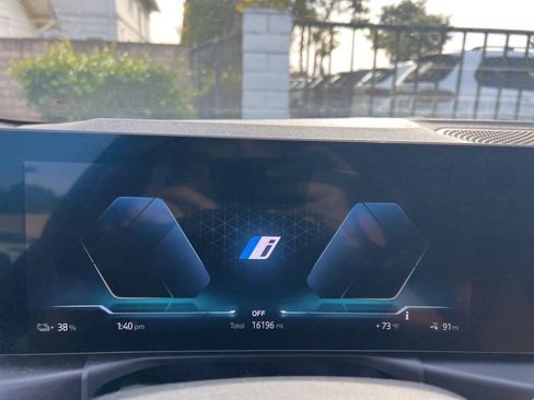 Used 2023 BMW i4 eDrive35 image 10