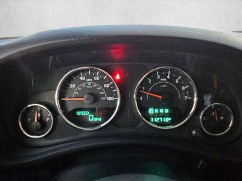 Used 2015 Jeep Wrangler Unlimited Sahara w/ Max Tow Package AWD/4WD image 10