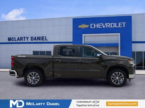 Used 2023 Chevrolet Silverado 1500 LT AWD/4WD image 6