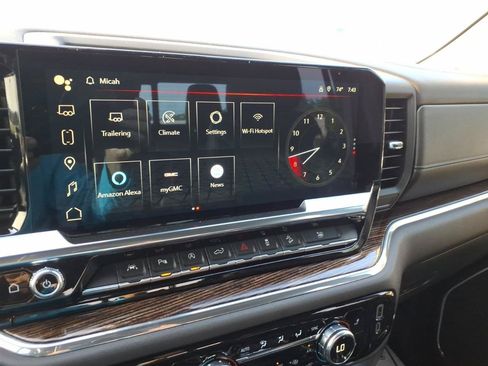 Used 2024 GMC Sierra 1500 Elevation w/ Preferred Package AWD/4WD image 17