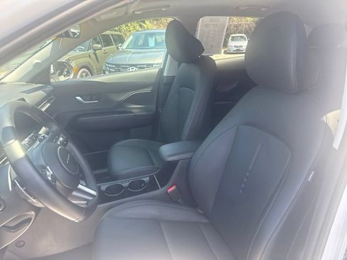 Used 2024 Hyundai Kona Limited AWD/4WD image 37