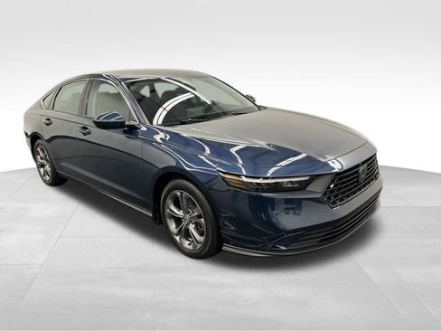 Used 2023 Honda Accord EX image 2