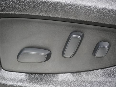 Used 2019 GMC Yukon SLE AWD/4WD image 18