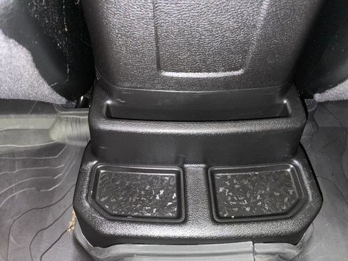 Used 2024 Jeep Wrangler Unlimited w/ Convenience Group AWD/4WD image 32