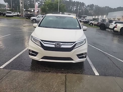 Used 2019 Honda Odyssey Elite image 2