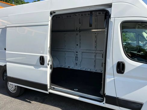 Used 2025 RAM ProMaster 3500 FWD image 30