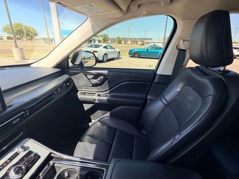 Used 2023 Lincoln Aviator AWD image 26