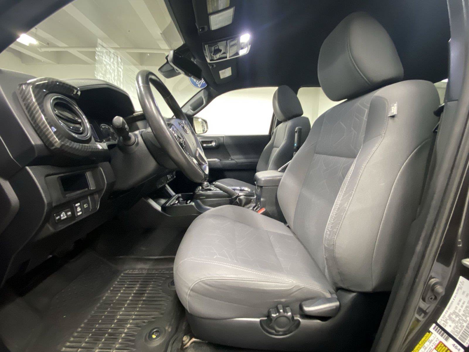 Used 2019 Toyota Tacoma TRD Off-Road AWD/4WD image 17