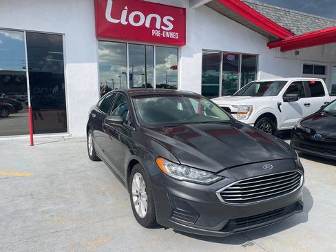Used 2020 Ford Fusion SE image 17