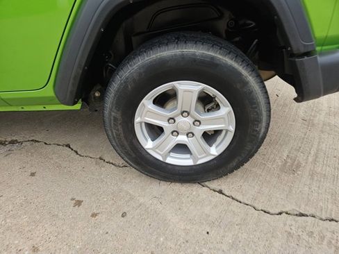 Used 2018 Jeep Wrangler Unlimited Sport S AWD/4WD image 9