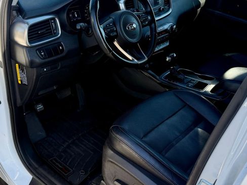 Used 2016 Kia Sorento EX image 12