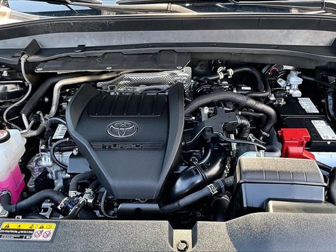 Used 2025 Toyota Grand Highlander FWD image 10