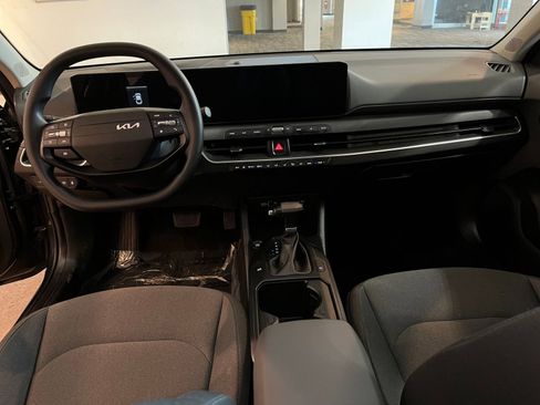 Used 2025 Kia K4 LXS image 32