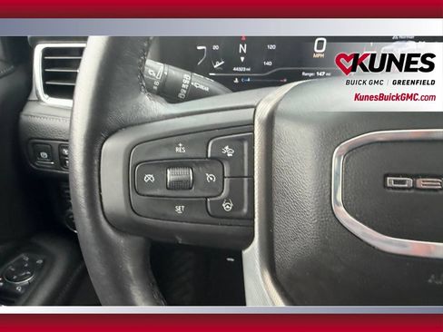 Used 2024 GMC Yukon Denali w/ Advanced Technology Package AWD/4WD image 18