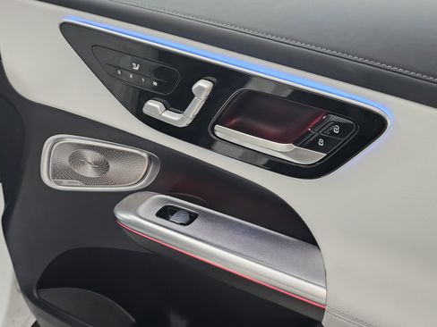 Certified 2025 Mercedes-Benz GLC 300 4MATIC image 17