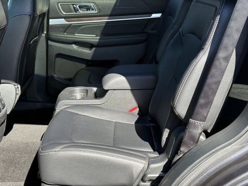 Used 2018 Ford Explorer Limited w/ Equipment Group 301A image 34