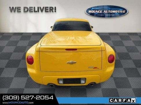 Used 2004 Chevrolet SSR w/ Preferred Equipment Group image 4