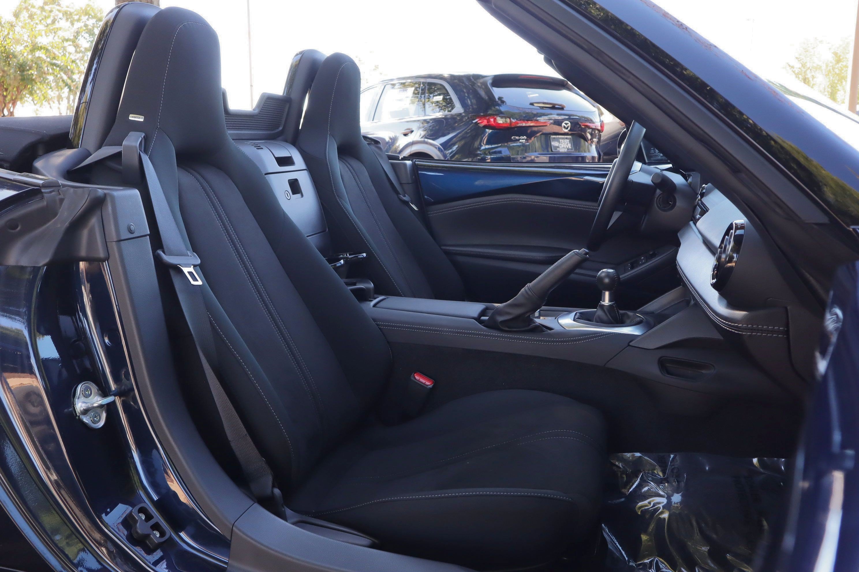 Certified 2025 MAZDA MX-5 Miata Club w/ Weather Package RWD image 9