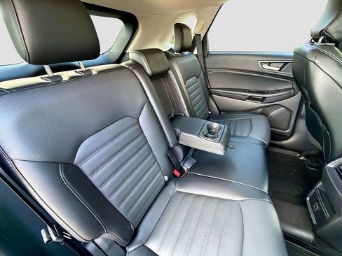 Used 2018 Ford Edge SEL w/ Equipment Group 201A AWD/4WD image 28