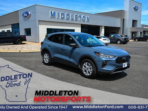 Used 2025 Ford Escape Active w/ Cold Weather Package AWD/4WD image 1