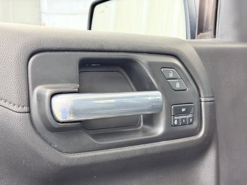 Used 2021 Chevrolet Silverado 1500 LTZ w/ Technology Package AWD/4WD image 10
