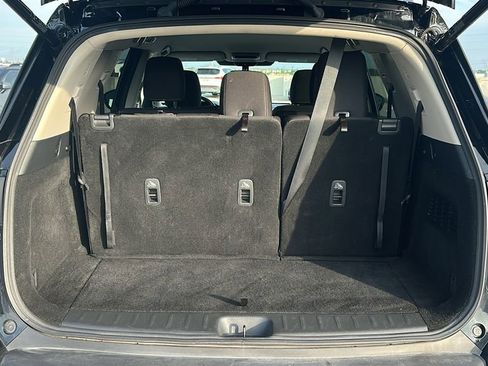 Used 2025 Nissan Pathfinder SV FWD image 34