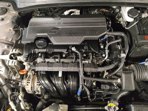 Used 2024 Hyundai Elantra SEL image 30