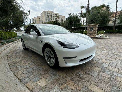 Used 2023 Tesla Model 3 Standard Range RWD image 3