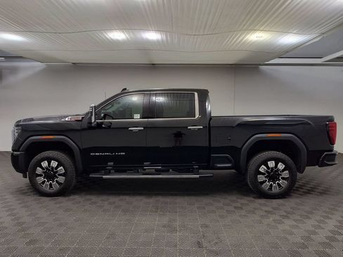 Used 2024 GMC Sierra 2500 Denali w/ Denali Reserve Package AWD/4WD image 2